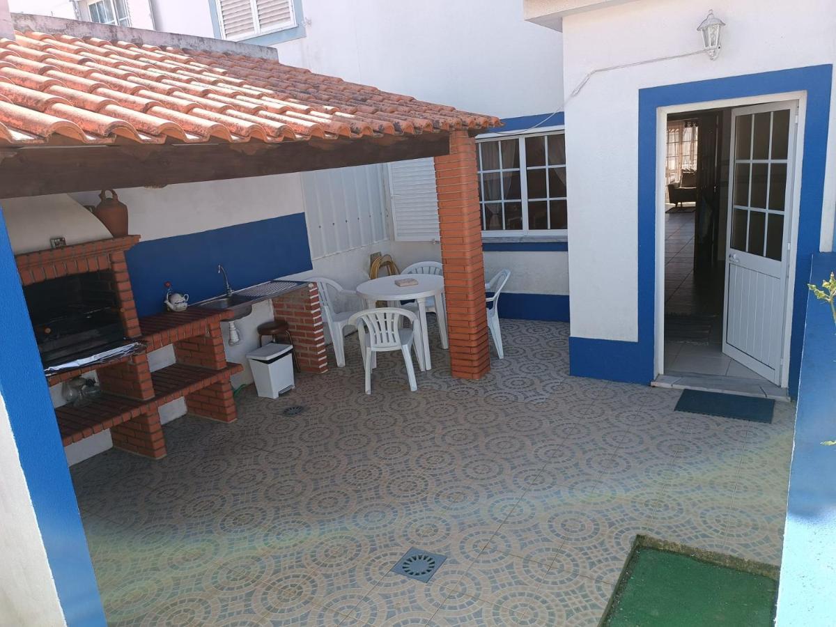 Local Familia Coelho Holiday home